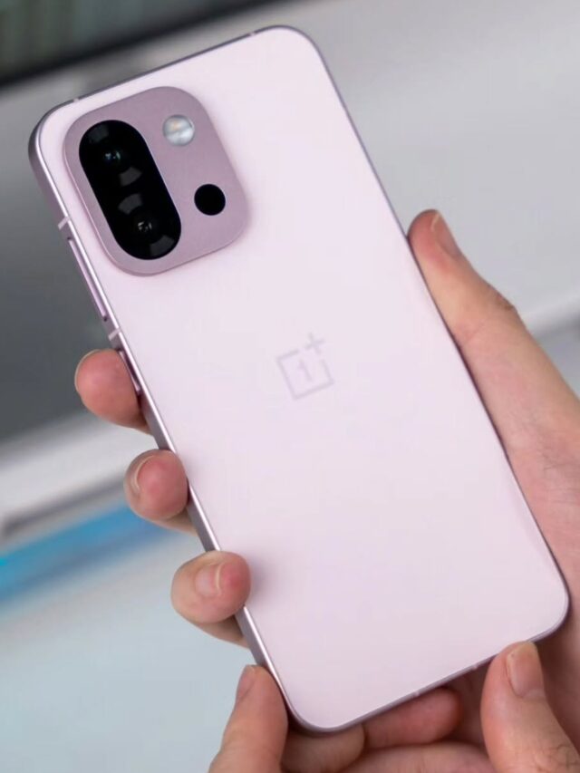 iPhone को टक्कर देगा OnePlus 13T स्मार्टफोन, जल्द होगा लॉन्च।